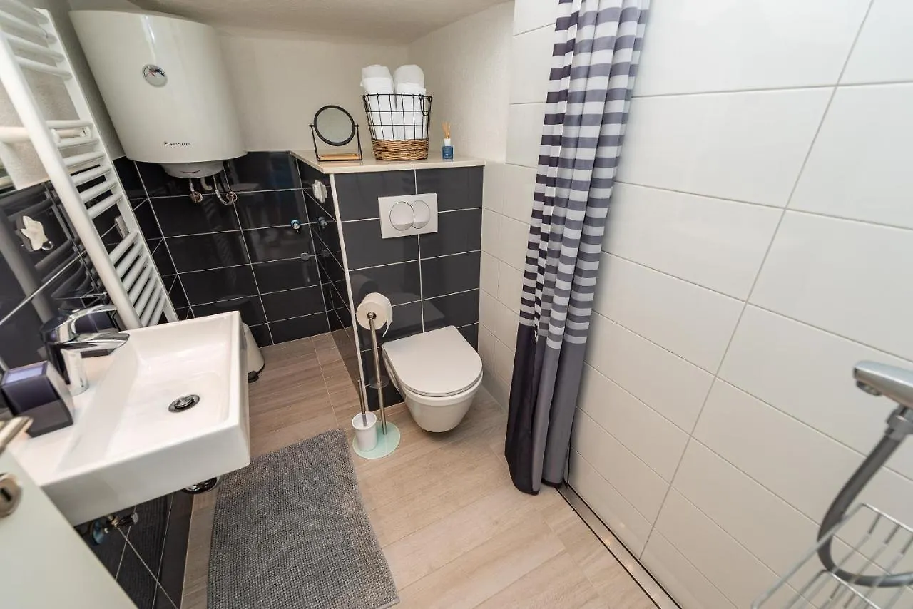 Vila Luna Apartments 자다르 0*,  크로아티아